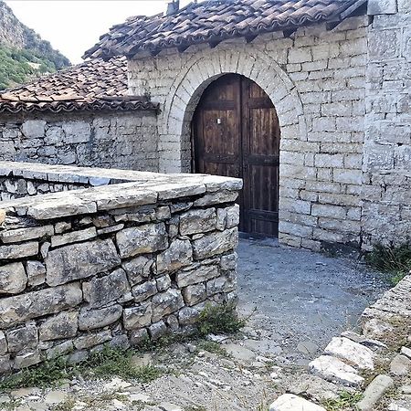 Dhimitri'S Guest House بيرات المظهر الخارجي الصورة