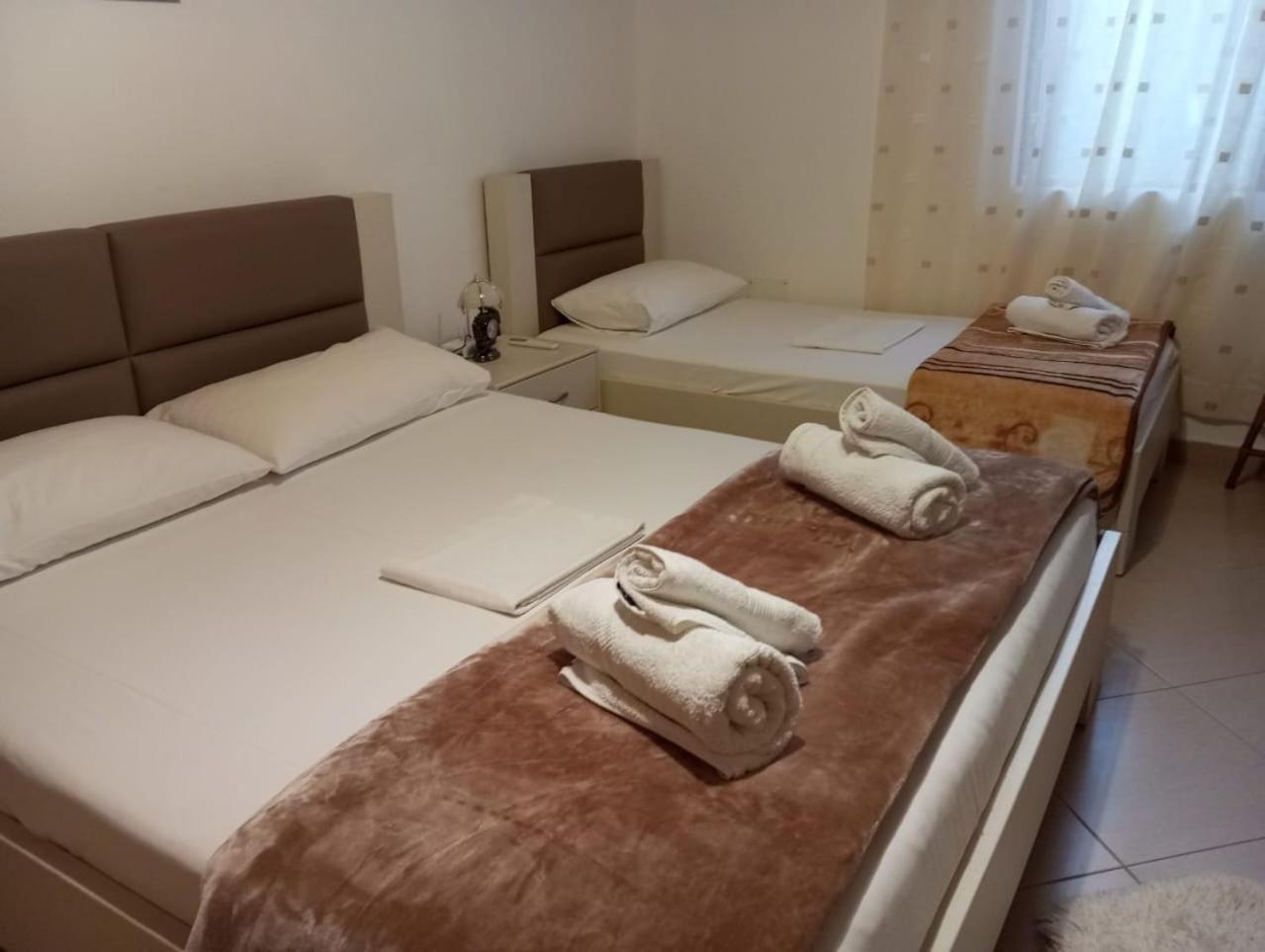 Dhimitri'S Guest House بيرات المظهر الخارجي الصورة
