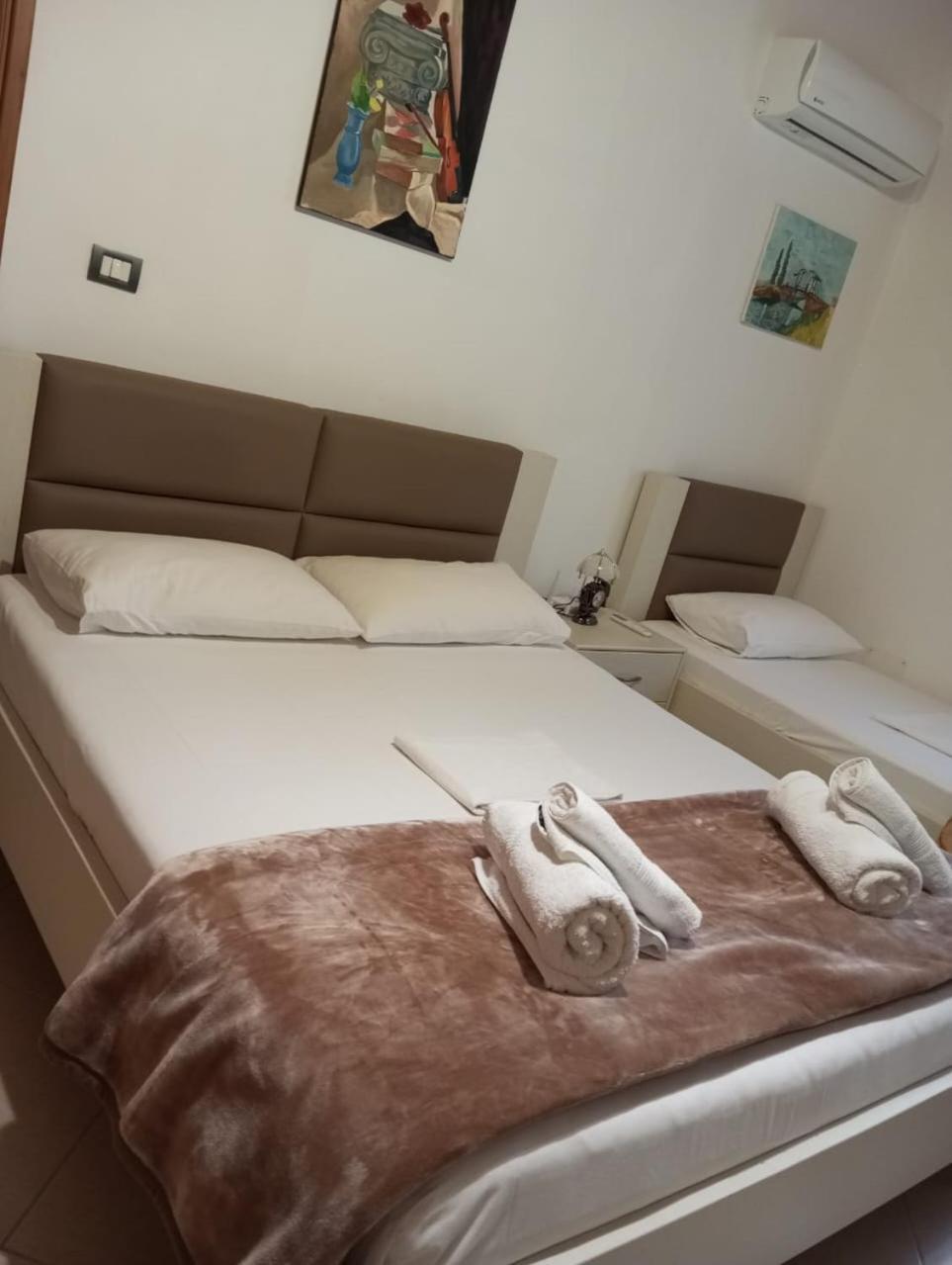 Dhimitri'S Guest House بيرات المظهر الخارجي الصورة