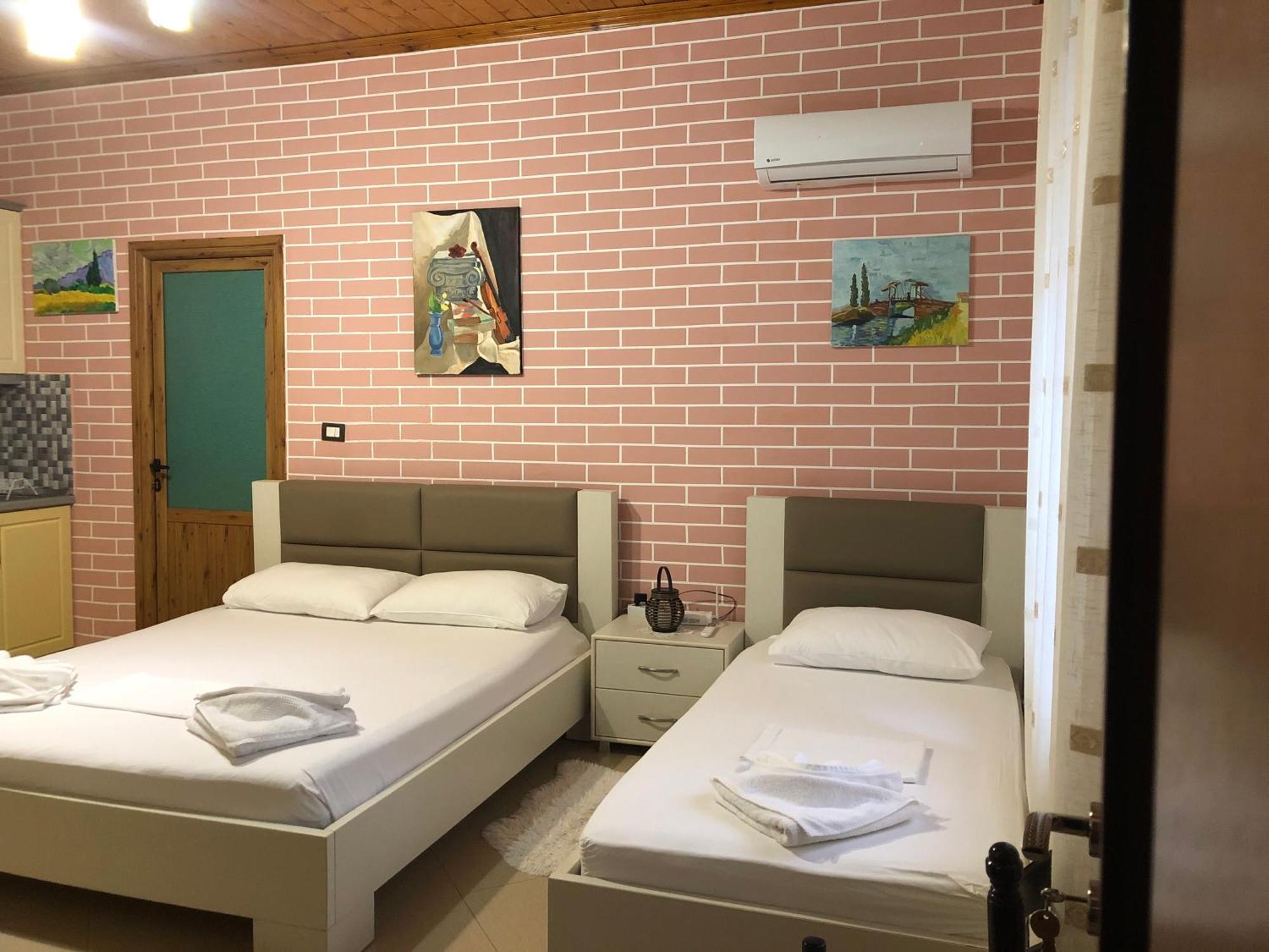 Dhimitri'S Guest House بيرات المظهر الخارجي الصورة