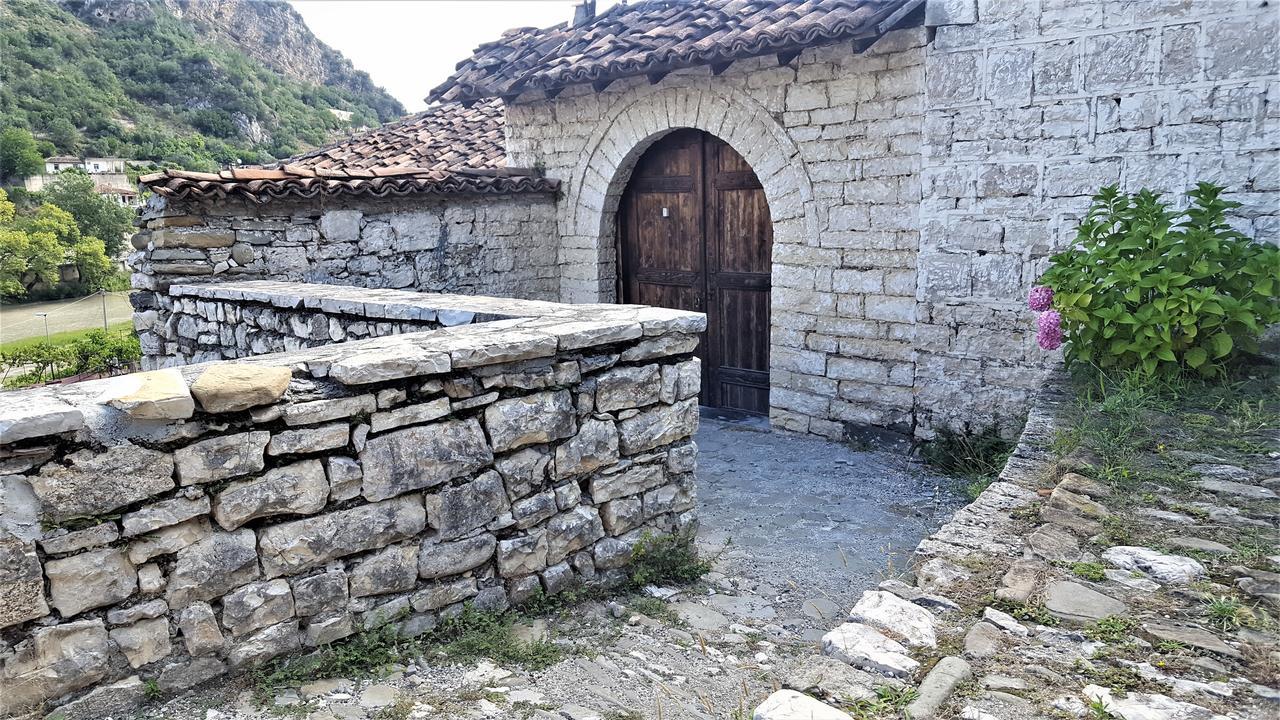 Dhimitri'S Guest House بيرات المظهر الخارجي الصورة